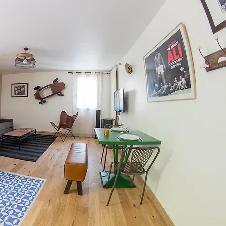 Off 3 Apartment