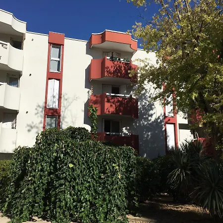 Apartment Off 3